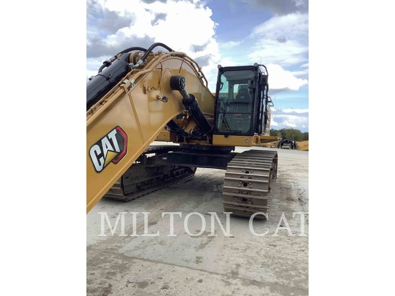 Caterpillar 374, Crawler Excavator, 802 hours, S/N: TNX10064, 2023