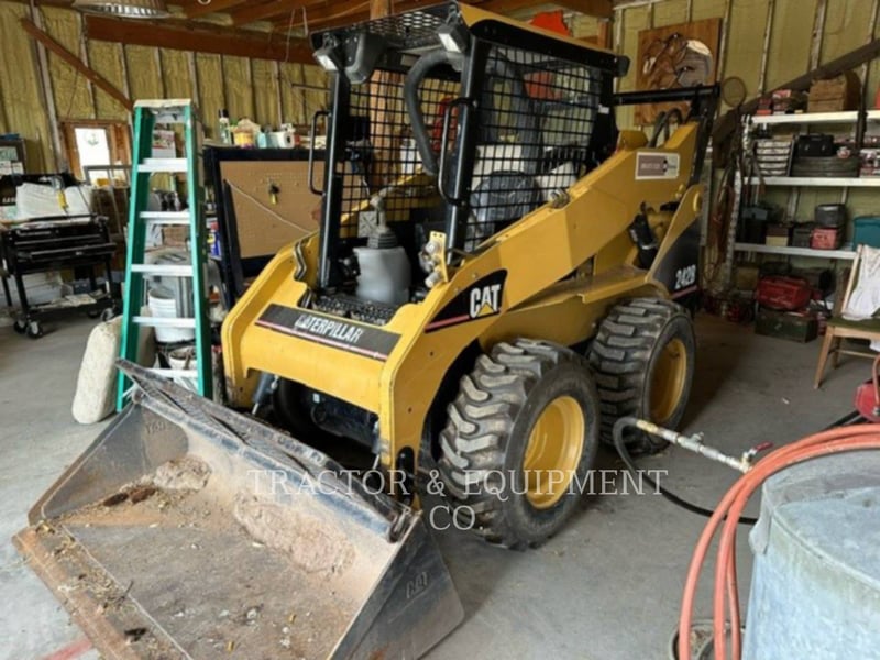 Cat 242B, Skid Steer Loader, 2500 hours, S/N: BXM01741, 2005 For