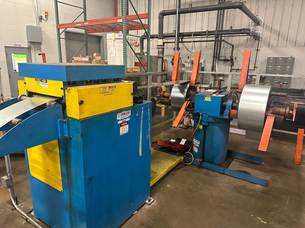 6000 lb. Dallas, 18" double end uncoiler and 18" powered straightener