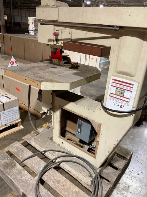 SCMI #R-8, Pin Router, 30" x36" non-tilt table, 29.5" throat, 4" spindle travel, 6.6 HP, 1/4"-5/8" collet