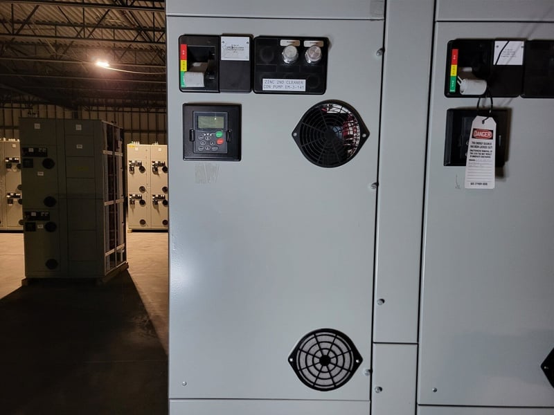 5 HP Eaton Cutler-Hammer, SVX020A1-5A4N1, variable frequency drive, 600 Volts, like new