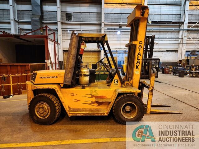 12000 lb. Caterpillar/TowMotor #V120LP-GAS, Pneumatic Tire Lift Truck, 1048 hours