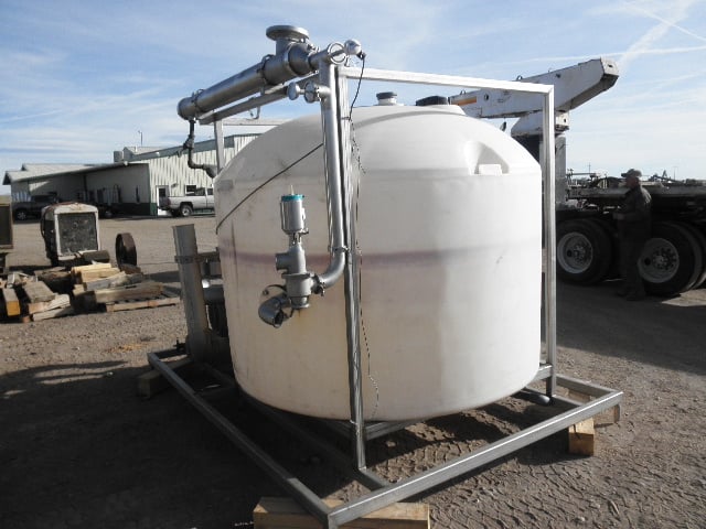 1500 gallon Snyder, White Poly Tank, 6" basket strainer, 6" x 4" x 13" centrifugal pump, 50 HP
