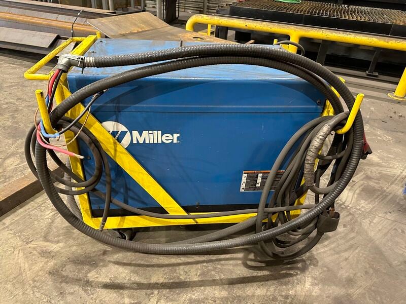 400 Amps, Miller #SRH-444, (Gouger) arc welder, serial #LC726546