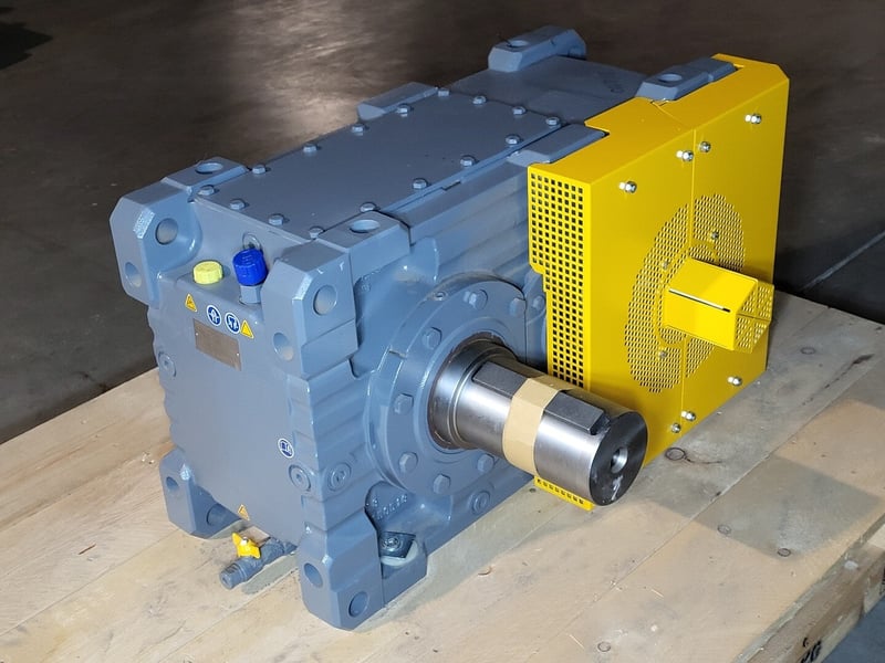 150 HP, Sew-Eurodrive #X5FS140/HU/B, gear reducer, 10.89:1 ratio, new surplus, 2018