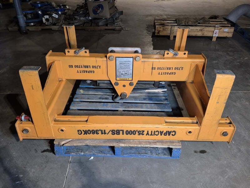 Cummins #3163264, 3750 lb. engine lifting fixture