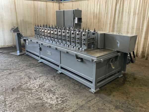 14 Stand, Contour #CR-A-M-1.5-20/24R, rollformer, 1-1/2" arbor, 10" roll space, 15 HP