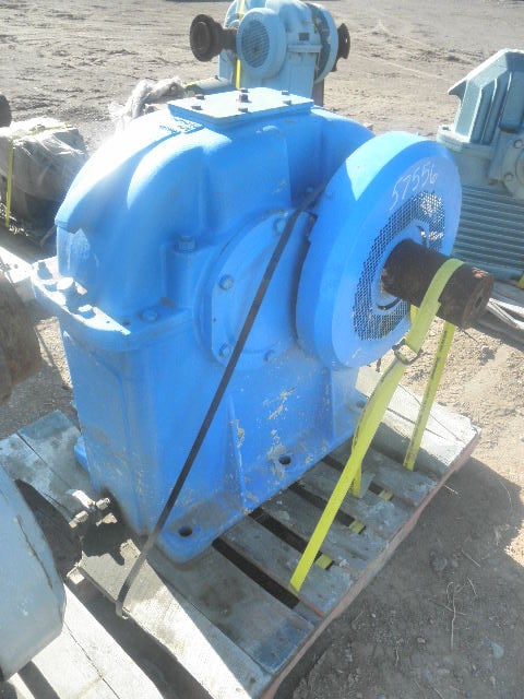 563 HP @ 1150 RPM, Flender #SEN320X, Parallel Shaft Gear Reducer Gearbox, 468 RPM output, 2.45 :1 Ratio, 420