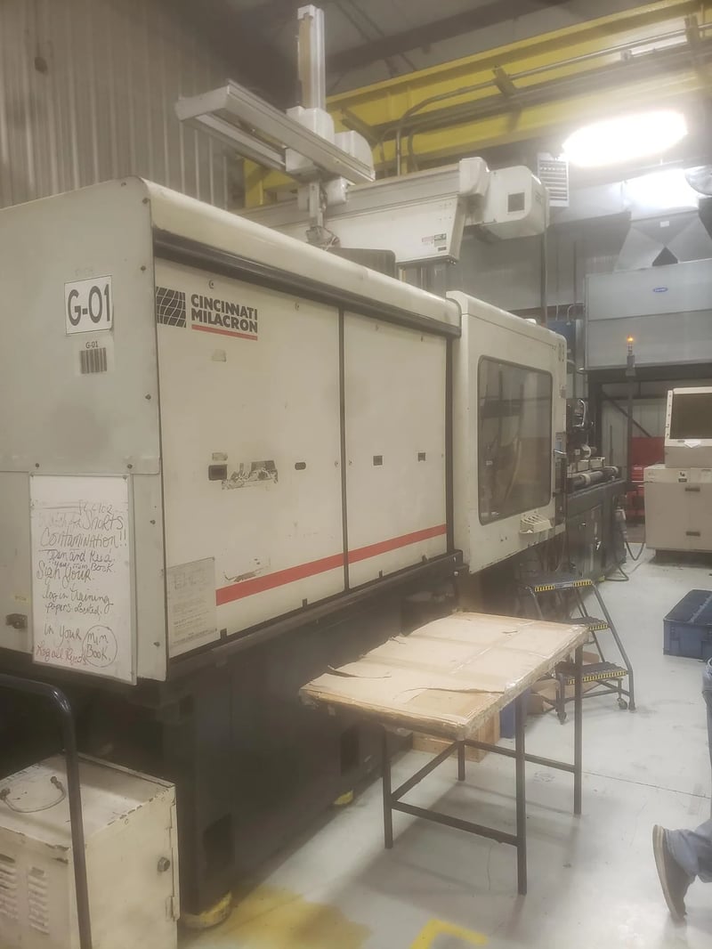 550 Ton, 105 oz., Cincinnati Milacron #VT-550-105, horizontal plastic injection molders, 34.25" x 34.25" tie