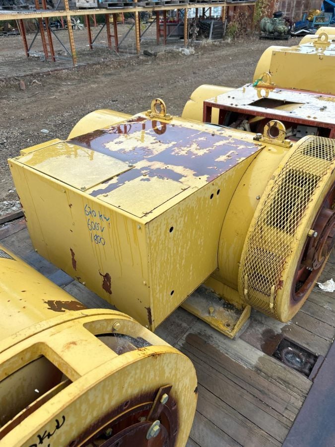 620 KW, 1800 RPM, Kato #620-480361111, Generator End, 3 phase, 775 kVA, 347/600 V
