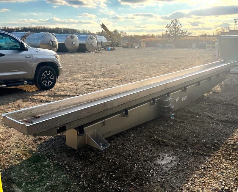 18" wide x 31' long, Key #ISO-FLO S109991, Vibratory Shaker / Feeder Conveyor, Stainless Steel