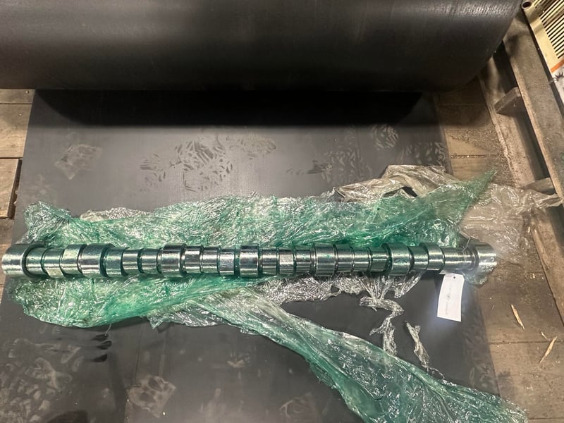 Caterpillar #C32, camshaft, for 1500 HP C32, Tier 2 industrial or generator application, unused surplus