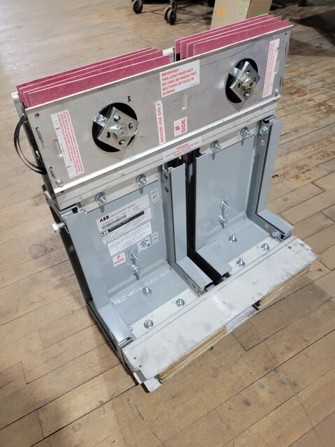 VG 03-Ｔ　ピックアップ付き 3200 Amps, ABB, 212C1002P113, Spectra Series Busway, 300