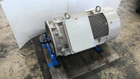 208 HP 1800 RPM Siemens 1LG63134AA99-Z, 152 KW AC motor, TEFC, 4P