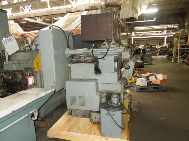 Cincinnati No. 15 Mdl. Cinco-DR, centerless grinder, 4.75" diameter work capacity, 6" width work rest, 24"