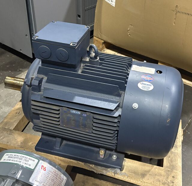30 HP 1470 RPM Leeson C180117FZ42A, IEC metric motor, 3 phase, 230/460 Volts, IRIS insulated