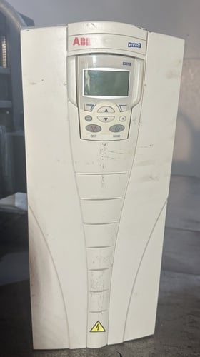 20 HP ABB, ACH550-UH-031A-4, AC drives, 31 amp, 480 Volts, 3 phase, serial #2083301888