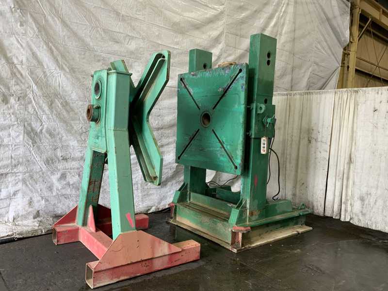 24000 lb. Ransome #7H, headstock tailstock weldikng positioner, 60" x 60" table, 5 HP