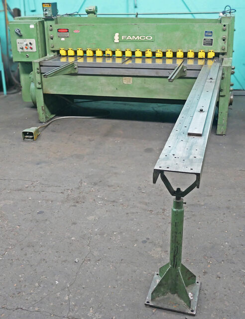 10 gauge x 6' Famco #1072, Mechanical Shear, 120" Squaring Arm, (16) Hold Downs, 5 HP, 208 V.