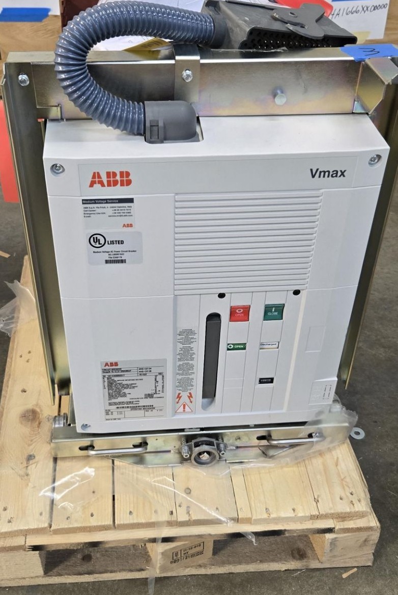 1200 Amps, ABB Circuit Breaker, VMAX/A 15.12.31, drawout, Cat #1VCP000408, Unused