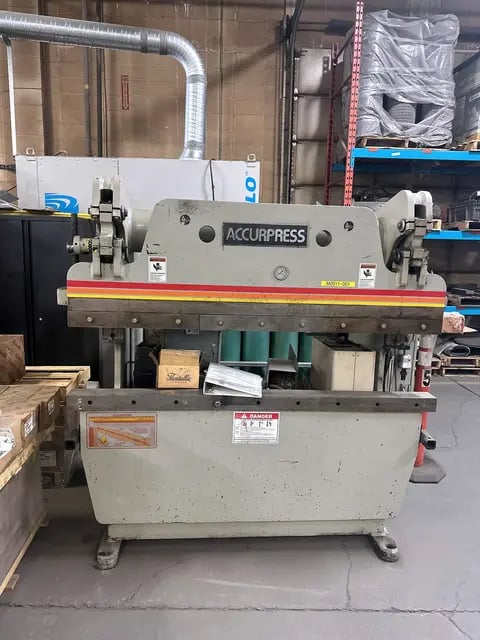60 Ton, Accurpress #7606, Hydraulic Press Brake, 88" x 42" x 74" tall Dimension, 1988