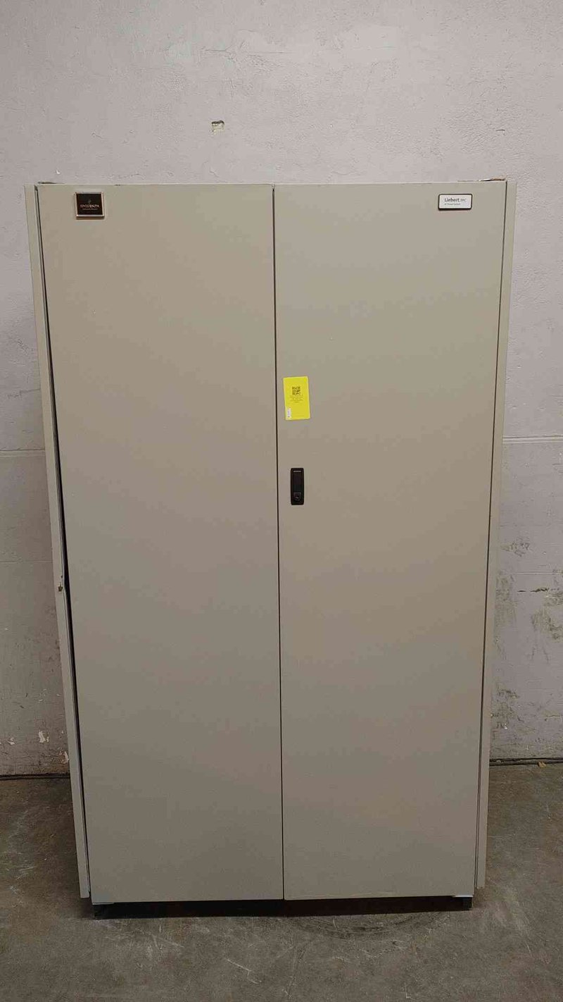 Liebert #EXC30022B30A079, PDU Expansion Cabinet, (2) 400 Amps ABB Breakers, 3 Phase, 640 Amps, 208/120 V
