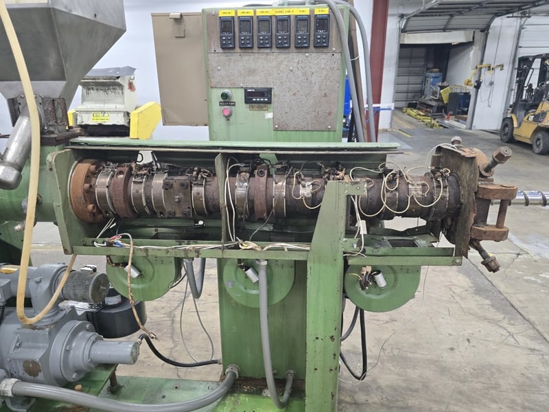 2" Rheotec, extruder, 24:1 L/D ratio, 20 HP DC motor, 4 barrel zones, air cooled, 2 die zones, Fr.259AT