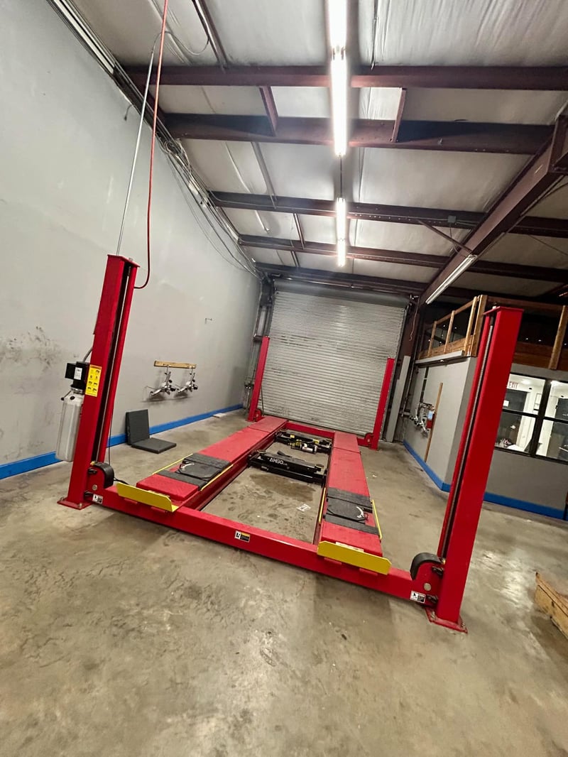 AMGO #PRO-14A, FourPost Alignment Lift, 14000 lbs, 257" overall, 116" between housing, 47-54.5" runway width