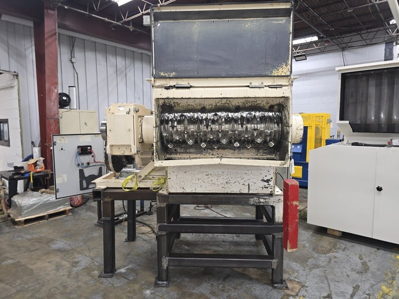 Vecoplan #RG42/60-XL, 42" x 50" shredder, 60 HP motor, 15" rotor diameter