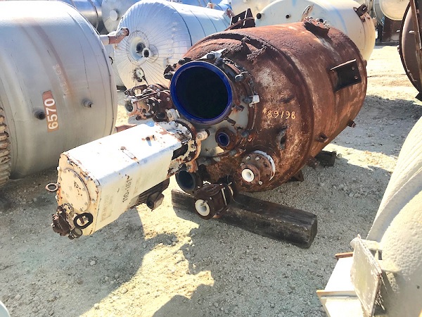 500 gallon De Dietrich, Vertical Glass Lined Reactor, 4' diameter x 4.83' straight side, 100 psi/FV @ 400&deg;F
