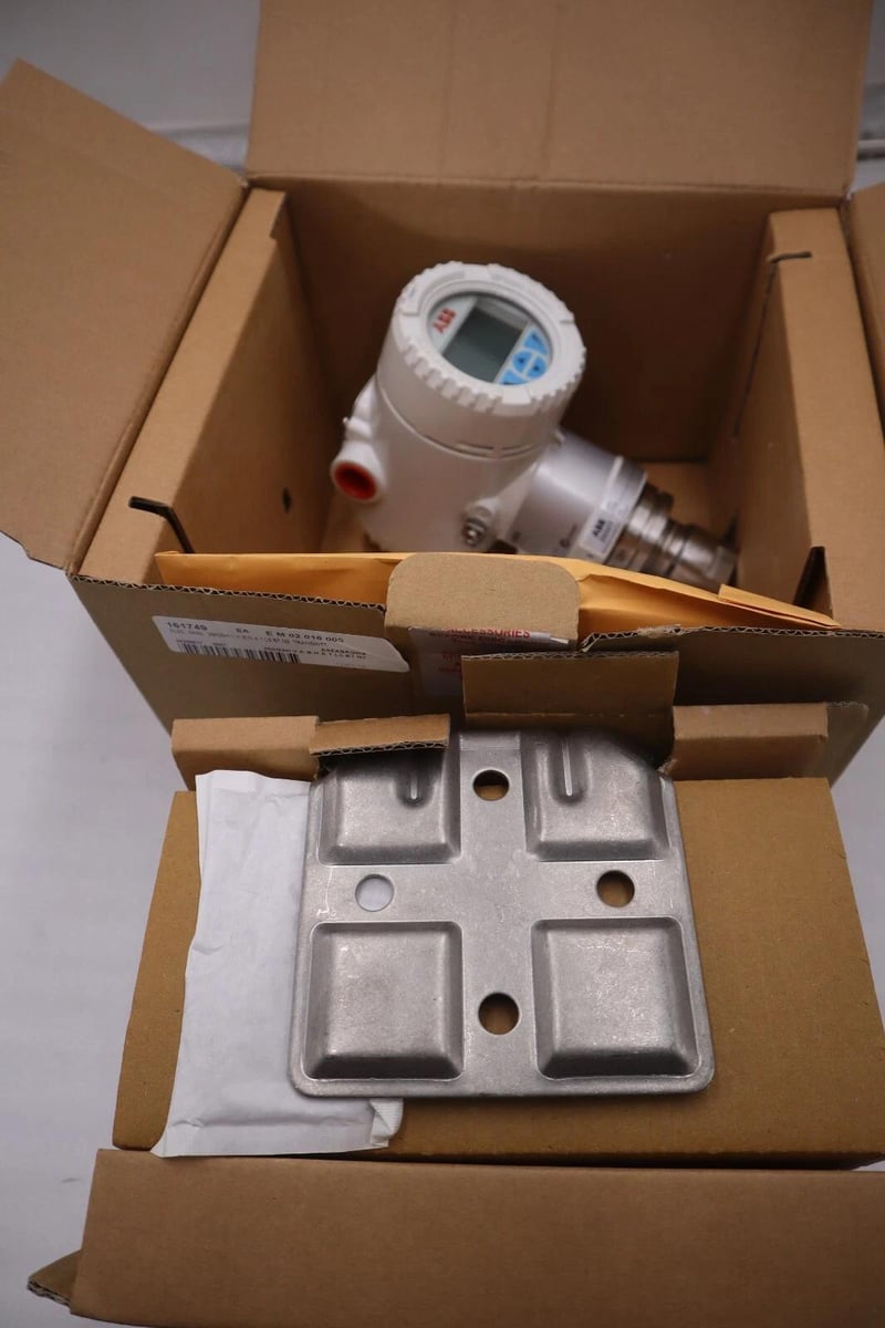 New in box abb 2600t 226gsh.v.k.b.n.a.1.l5.b7.n2 transmitter stock g688