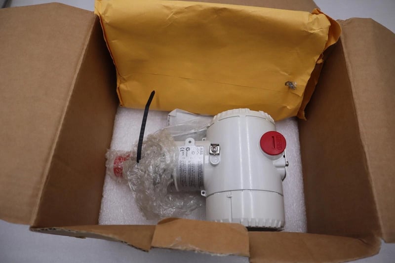 Nib abb 2600t pressure transmitter stock g497