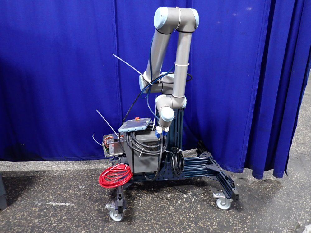 Universal #UR10, Robot, 2014 For Sale Surplus Record - Main Image