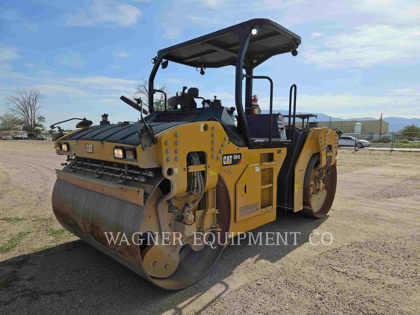 Caterpillar CB16, Asphalt Paver, 3691 hours, S/N: HP500141, 2021