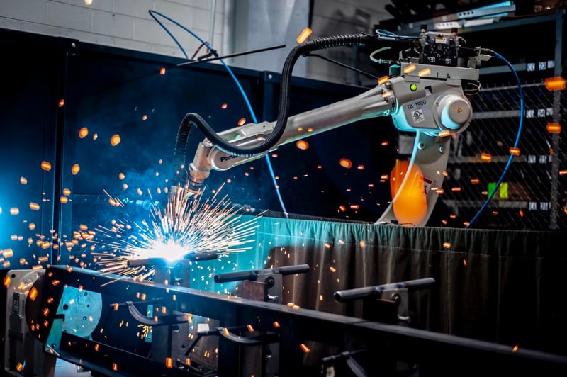 Miller, performarc pa1100ss, Robotic Weld Cell, Panasonic #TA-1900 robot, 13 lb payload, 74.6" reach, Dip