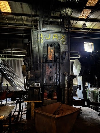 2000 Ton, Ajax, forging press, 12" -14"stroke, 50" btwn columns, 150 HP, 60 SPM