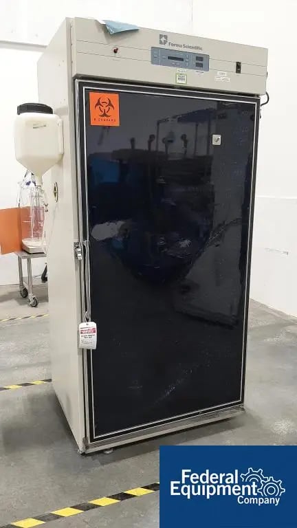 Thermo Scientific #3950, Large-Capacity Reach-In CO2 Incubator, 29 cu.ft., AS IS