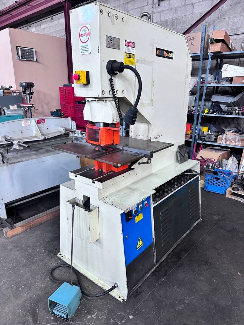 60 Ton, Sunrise #PM-60LT, hydraulic punch, 7/8" x 11/16" capacity, 27-1/2" x 20" table, 20" throat, 4"