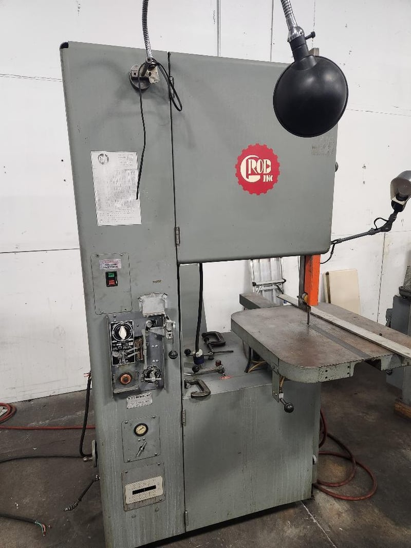 24" x 12" Grob #4V-24, vertical band saw, 1" x 179" blade, 3 HP, 40-5000 FPM, blade welder