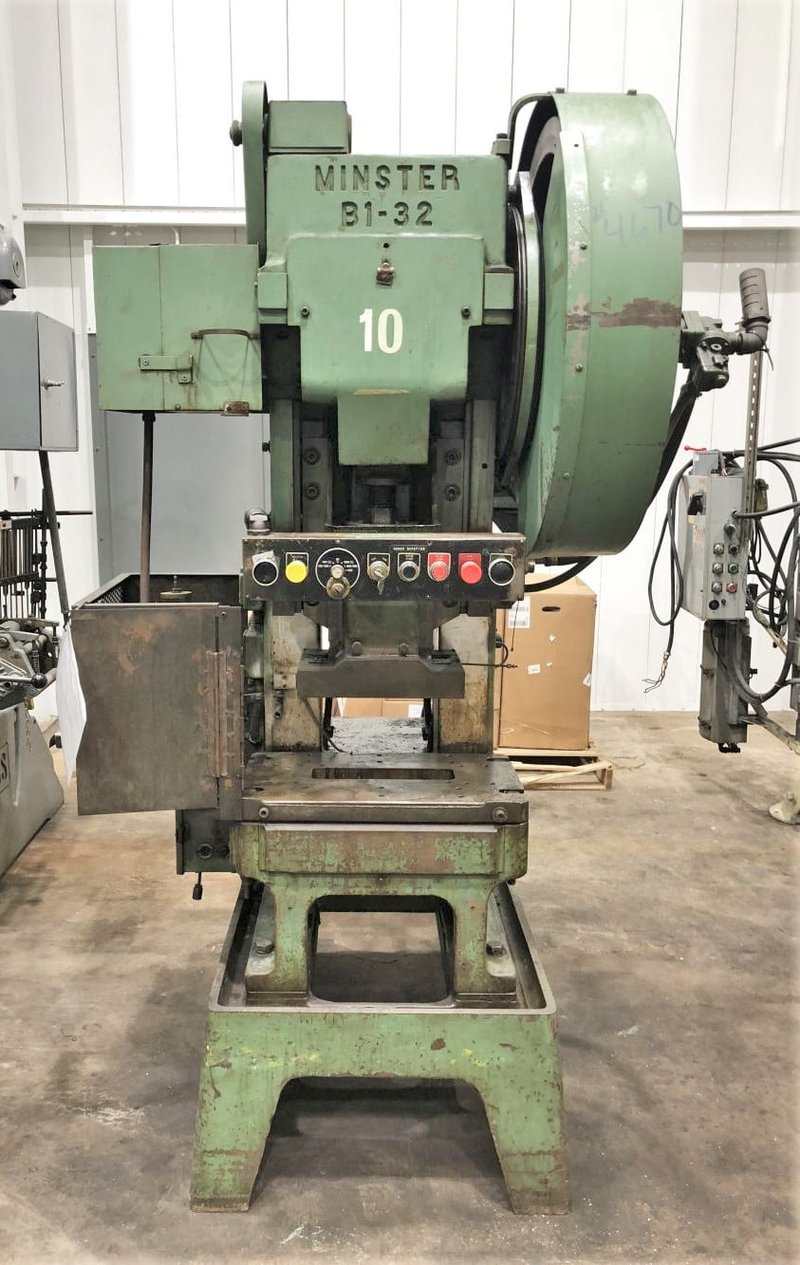 32 Ton, Minster #BI-32, Press, 450 SPM, 1.5" stroke, 10.75" Shut Height, 2.25" adjustment