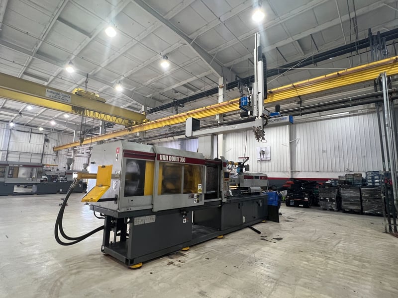 300 Ton, 30 oz., Van Dorn #300HT30, injection molding machine, 25" x25"tie bar, 38" DL, Pathfinder 3000, 1998
