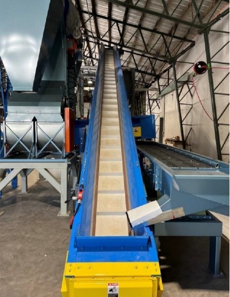 14" wide x 31' long, MC3 Conveyor #3, Slider Bed Belt Conveyor (D-Style), cleated belt, new surplus