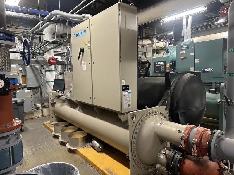 560 Ton, Daikin #WME092CSCSNA, shell & tube chiller, Water cooled, R134A, 35157 hours, 2020