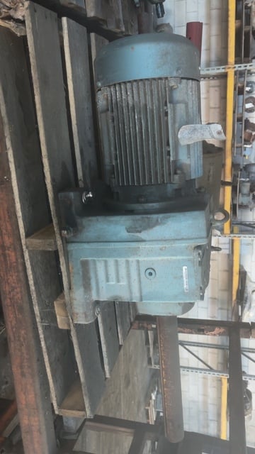 10 HP, 1740 RPM, Sew ##DFV132M4, gear motor parallel, 95 RPM out, 230/460 Volts, TEFC, Service Factor 1.00