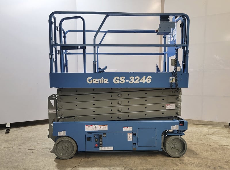 700 lb. Genie #GS-3246, manlift, 32' lift height, electric engine, solid tires, 2008