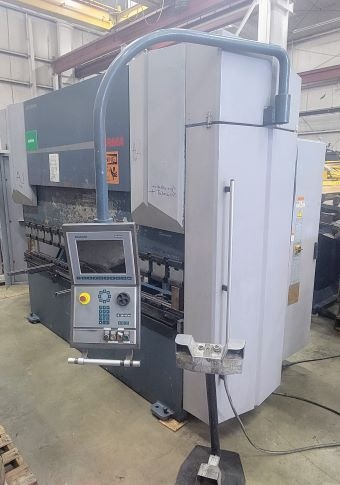 148 ton, Durma #AD-S-30135, press brake, 10' overall, 102" between housing, 10.4" stroke, 20.8" daylight