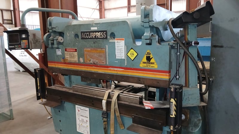 60 Ton, Accurpress #7606, Hydraulic Press Brake, 6' overall, 52" between housing, 8" stroke, 14" open, 6"