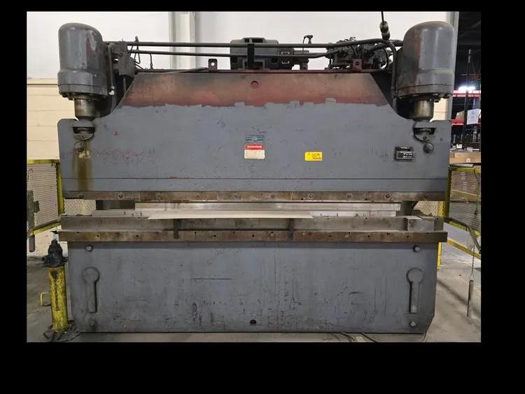110 Ton, Pacific #J110-10, hydraulic press brake, 10' overall, 102" between housing, 13" open, 28" Back Gauge