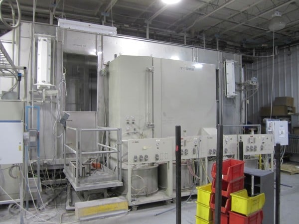 Gema Manual Powder Booth, 3x7 Part Opening, Manual Control Operator Lift Stations
