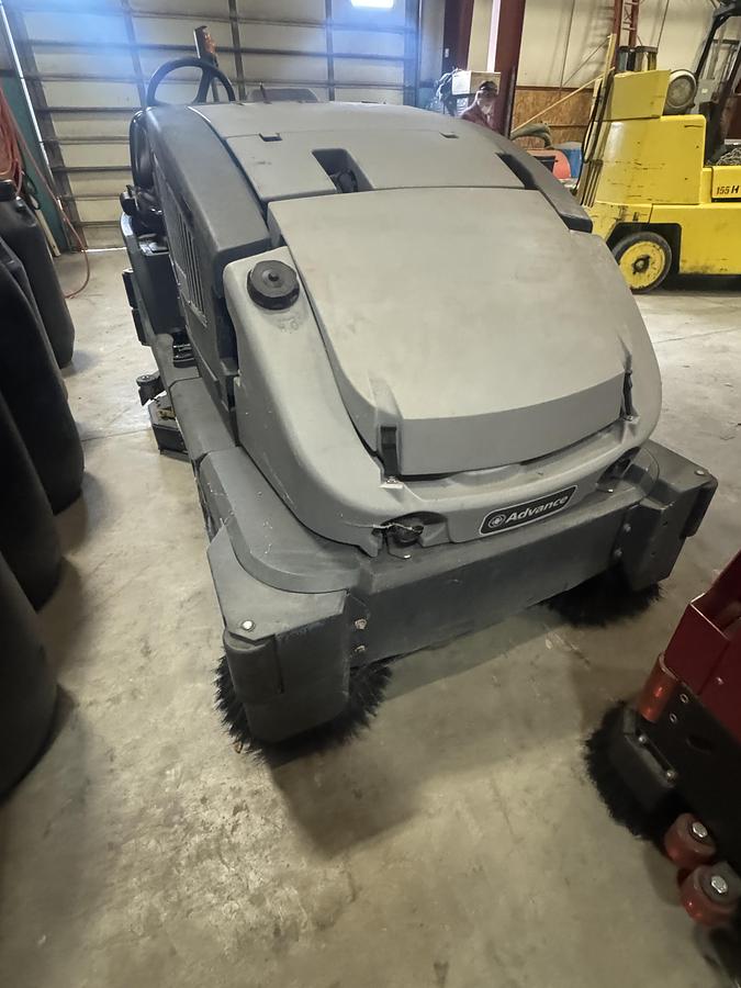Nilfisk #CS7000-48D, Nautilus hybrid Power Boss, floor scrubber, 2023